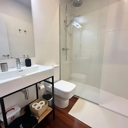 Casa Del Tratado 1 By Ybh * Vigo